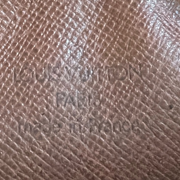 Louis Vuitton Danube Crossbody Shoulder Bag - Picture 4 of 8